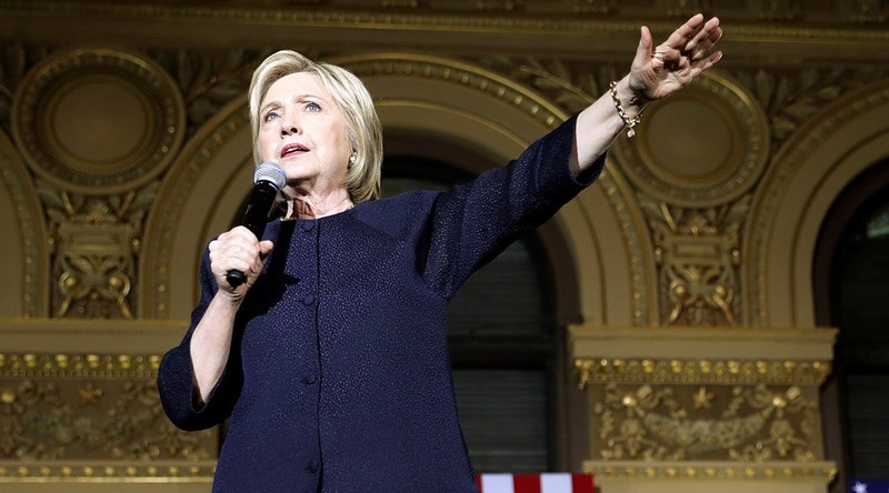 Ba Hillary Clinton khong biet dung may tinh soan email